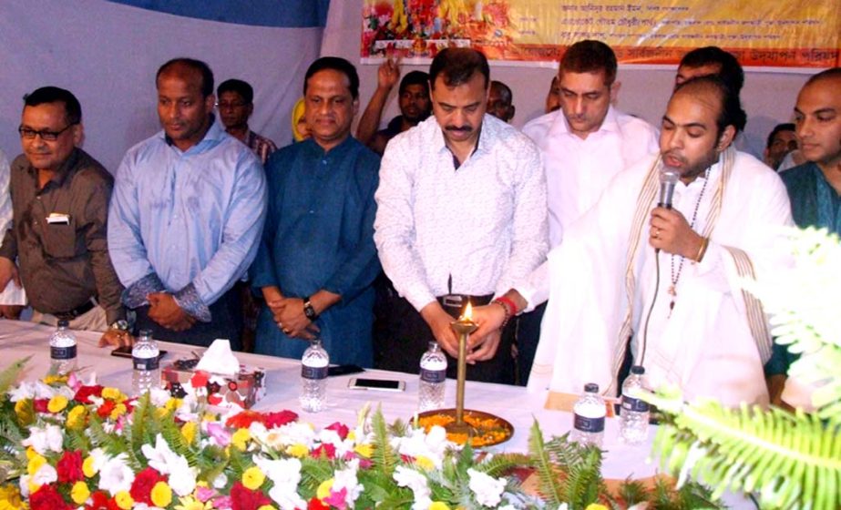 CCC Mayor AJM Nasir Uddin inaugurating Jagadhatri Puja of Hindu Community at Iqbal Road in the city yesterday.