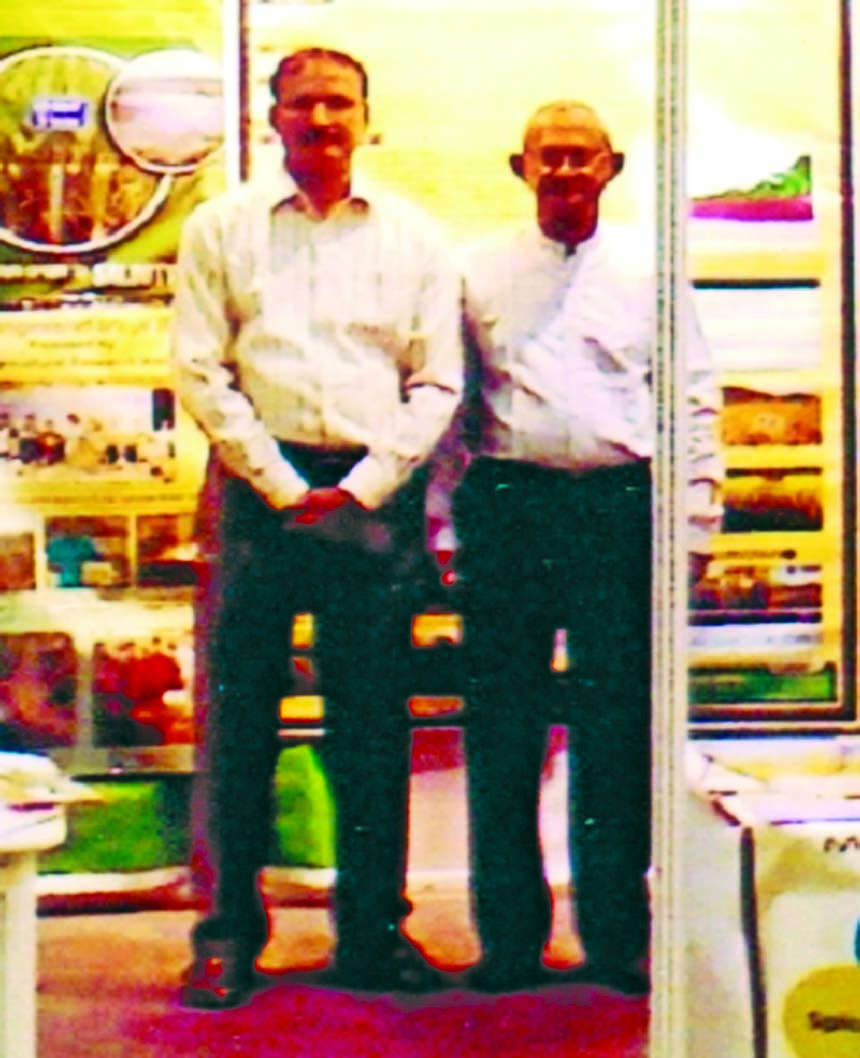 Md Rezaul Karim, Chairman, Shippers' Council of Bangladesh (SCB) along with Nagibul Islam Dipu, Director, FBCCI and Member SCB visiting Bangladesh pavilion of Ministry of Agriculture during the 5th agro protech 2015 fair in Milan Mela Ground, Kolkata rec