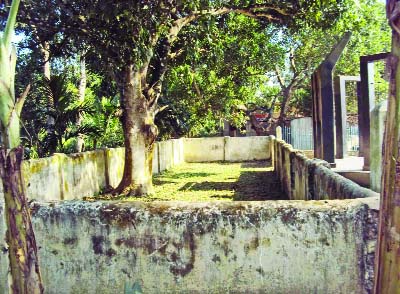 JHENAIDAH: 27 martyred freedom fighters buried at Kamanna graveyard in the six mass graves at Kamanna village on this day.