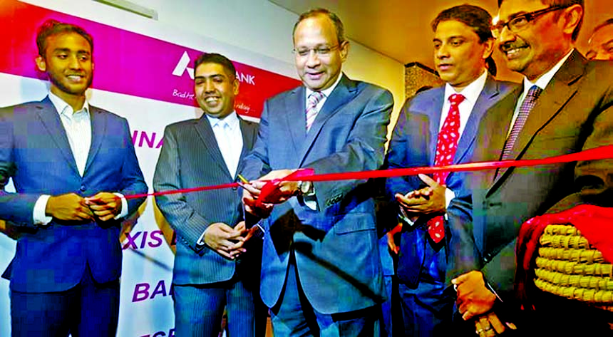 High Commissioner of India to Bangladesh Pankaj Saran inaugurating Axis Bank Representative Office in the city recently.