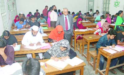 BARISAL: Dr S M Enamul Huq VC, Barisal University visiting an examination centre of First Year Honours of Kha Unit on Friday.