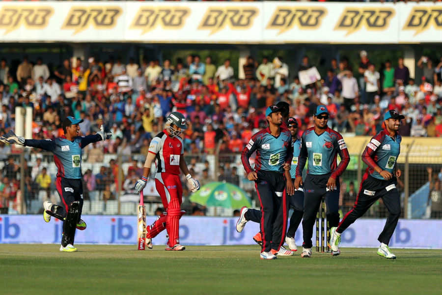 Players of Barisal Bulls celebrate the wicket of Tamim Iqbal of Chittagong Vikings in the BPL match at the Zahur Ahmed Chowdhury Stadium in Chittagong on Monday.