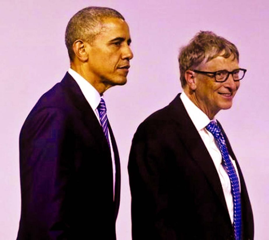 US President Barack Obama (L) and Microsoft co-founder Bill Gates leave a meeting to launch the 'Mission Innovation: Accelerating the Clean Energy Revolution' at the World Climate Change Conference in Paris.