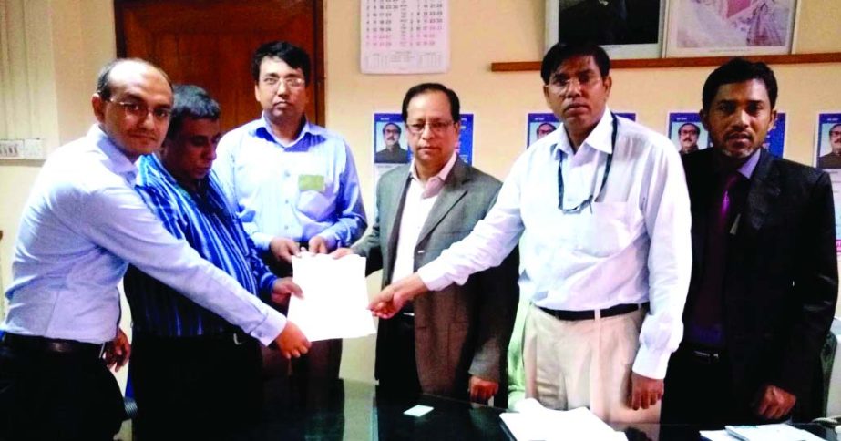 Headmaster of Bangladesh Bank Adarsha High School Mostafa Kamal , First Security Islami Bank Motijheel Branch Operation Manager Mohammad Mostafa and SureCash Manager Md. Shafiqul Islam pose at the agreement signing ceremony recently in the city.