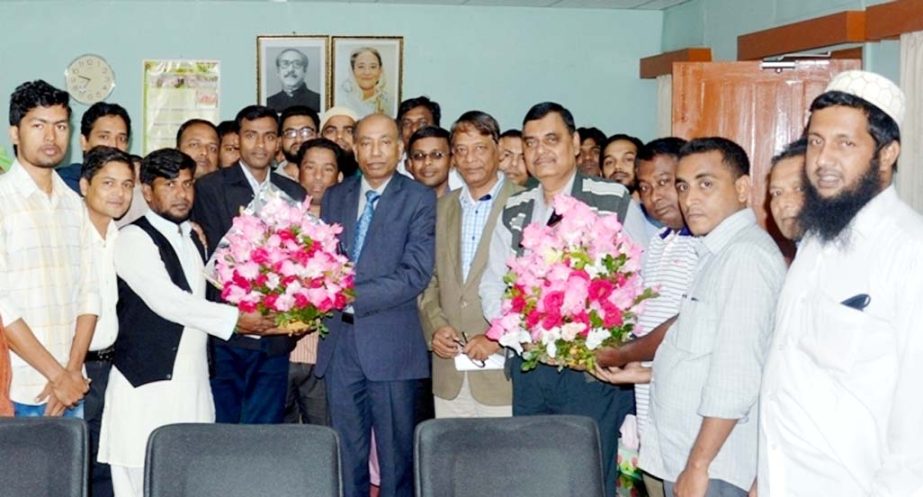 The newly-elected office-bearers of CUET Employees Association are being greeted by the VC of the CUET Prof Dr Md Jahangir Alam on the campus on Wednesday.