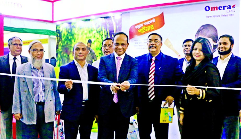 Nazim Uddin Chowdhury, Additional Secretary of Energy and Mineral Resources Division, inaugurating the pavilion of Omera Petroleum Ltd at "National Power and Energy Fair 2015" in the capital recently. Ishtiaq Ahmed, CEO of the company was present.