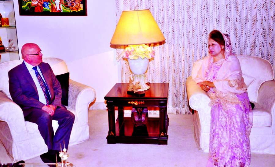 Outgoing British High Commissioner Robert Gibson called on BNP Chairperson Begum Khaleda Zia at her Gulshan office on Sunday.