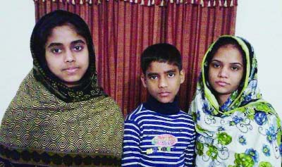 CHANDPUR: Tanzina Akhter, Tasaddek Hossain Talukder and Tania Akhter- two daughters and father Abu Taher Talukder ( Inset).