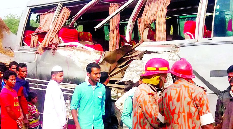 A stone laden truck collided head-on with a passenger bus on Pabna-Dhaka highway at Sujanagar area leaving five dead and 15 others injured on Monday.