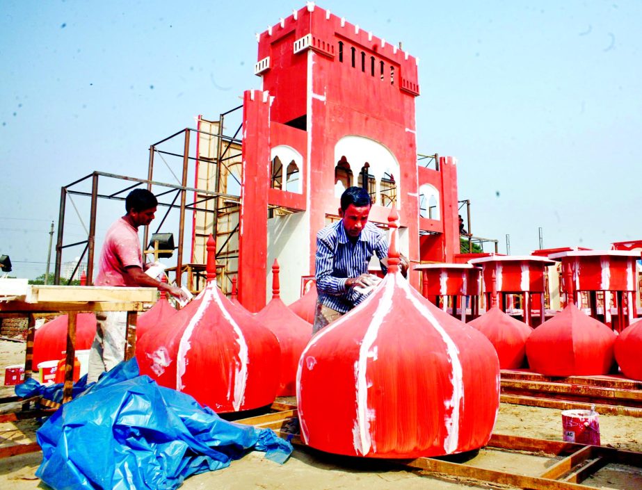 Preparations are afoot to complete works of the Dhaka International Trade Fair at Shere-Banglanagar in the capital. This photo was taken on Wednesday.