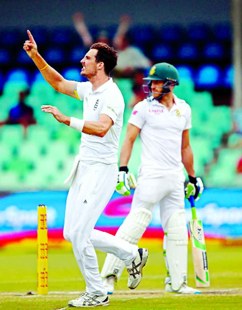 Steve Finn led England's victory push with three wickets on the 4th day of 1st Test between South Africa and England at Durban on Tuesday.
