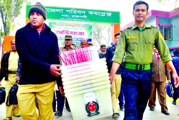 Election materials were sent to polling centers across the country. Photo shows ballot boxes being taken to Poba Upazila in Rajshahi on Tuesday. Banglar Chokh