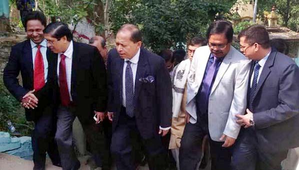 Chief Justice of Bangladesh Justice Surendra Kumar Sinha along with other govt officials inaugurating the renovation works of Sitakunda Chandranath Dam yesterday noon.