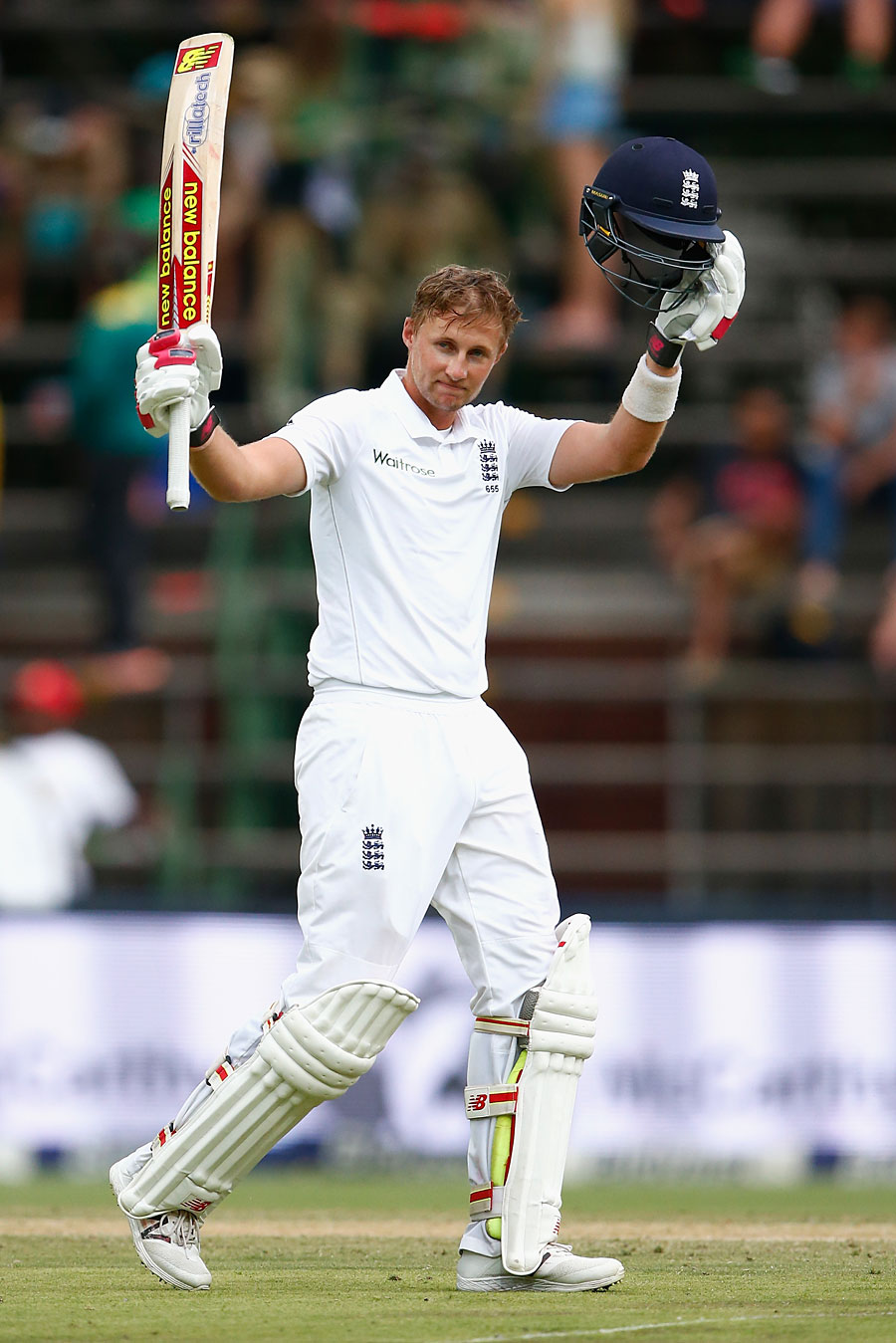 Joe Root celebrates his ninth Test hundred on the 2nd day of 3rd Test between South Africa and England at Johannesburg on Saturday.