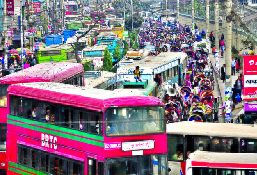 City witnesses massive traffic gridlock from Matshya Bhaban to Purana Paltan area as most vehicles remain stuck up for hours due to holding of day-long daily meeting and rallies by different socio-political organizations in front of the Jatiya Press Club.