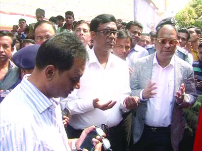 NARSINGDI: Kamrul Ashraf Khan Potan MP offering Munajat after inaugurating the Economic Zone in Polash upazila on Sunday.