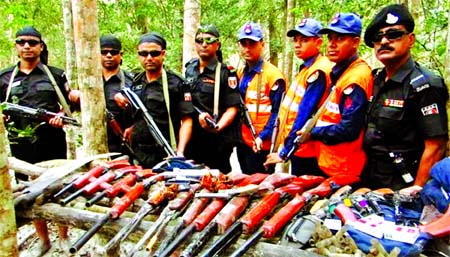 Four pirates were killed in gunfight with RAB and Coast Guard members at Sharankhola inSundarbans. Later joint forces recovered some locally made arms and bullets from their hideout.