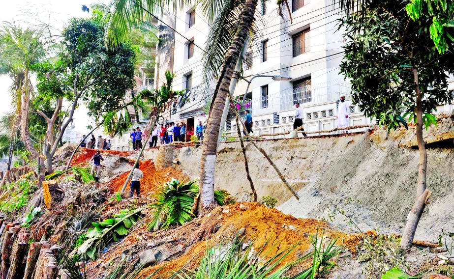 Around 30-35 feet stretch of the main thoroughfare adjacent to Gulshan-2 lake being collapsed. This photo was taken on Friday.