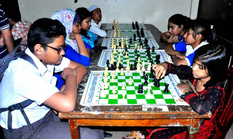A scene from the day-long School Chess Tournament on the eve of the 96th Birth Anniversary of Bangabandhu Sheikh Mujibur Rahman held at the Bangladesh Chess Federation hall-room on Thursday.
