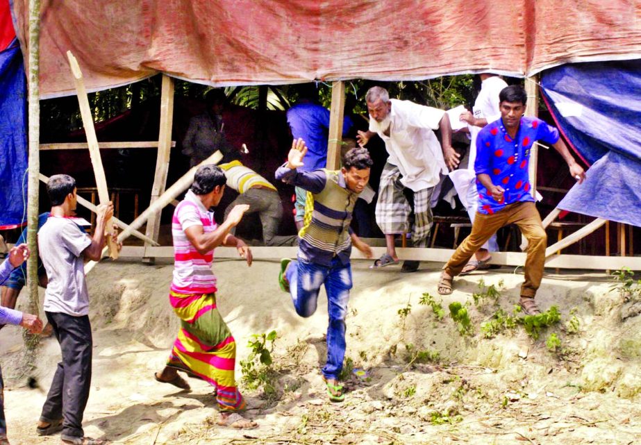 Clashes with the followers of opponent contenders of Union Parishad elections in Barisal on Tuesday.