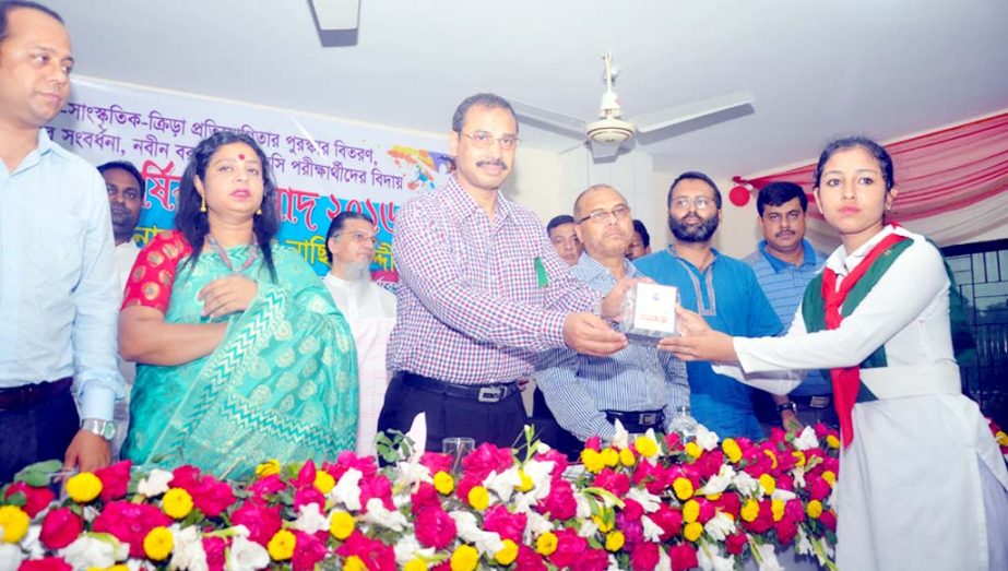 CCC Mayor A J M Nasir Uddin distributing prizes among the winners of annual sports and cultural competition and farewel prgramme of HSC candidates of Dewanhat City Corporation College as Chief Guest on Tuesday.