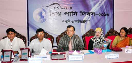 Marking the International Water Day Sajeda Foundation organised a discussion at the Lalbagh Golam Murshed Community Centre on Wednesday. Among others, Commercial Manager of Dhaka North City Corporation Uttam Kumar Roy took part in the discussion.