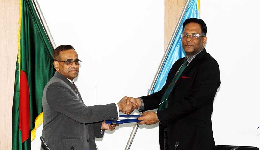 Vice-Chancellor of Bangabandhu Sheikh Mujibur Rahman Maritime University Rear Admiral ASM Abdul Baten and Vice-Chancellor of Bangladesh University of Professionals (BUP) Major General Sheikh Mamun Khaled exchange the documents of a MoU signed between the