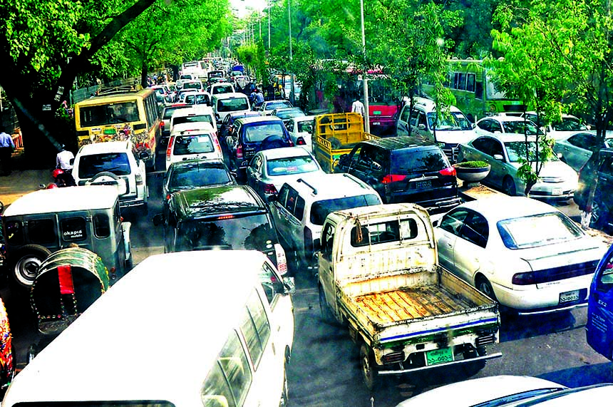 Acute traffic snarl was witnessed as different organisations blockade the city streets demanding exemplary punishment to the killer (s) of Sohagi Jahan Tonu, a student of Comilla Victoria College. The snap was taken from in front of Matsya Bhaban in the c