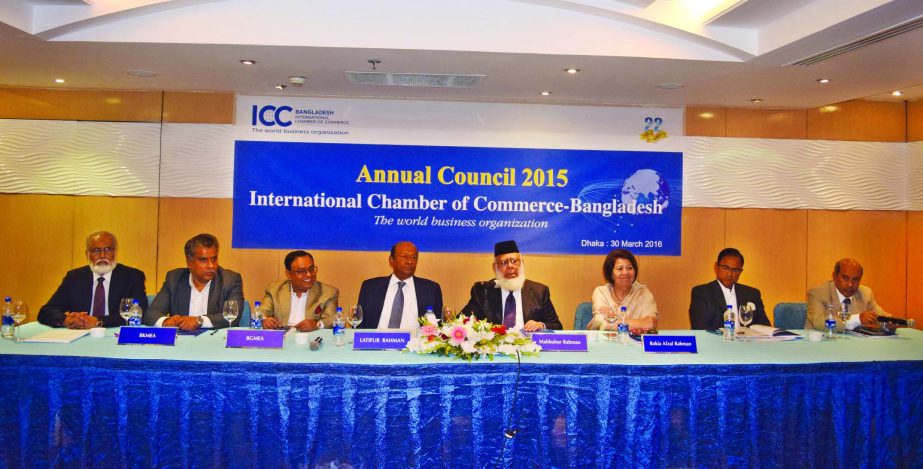 ICC Bangladesh president Mahbubur Rahman, presenting its 21st Annual Council 2015 report in the city recently. ICCB vice president Latifur Rahman & Rokia A. Rahman, former FBCCI President Mir Nasir Hossain, former DCCI President, Asif Ibrahim; former BGME