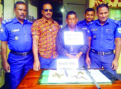SAGHATA(Gaibandha): Robber's Ring leader Idris Ali was arrested from Saghata Upazila on Saturday.