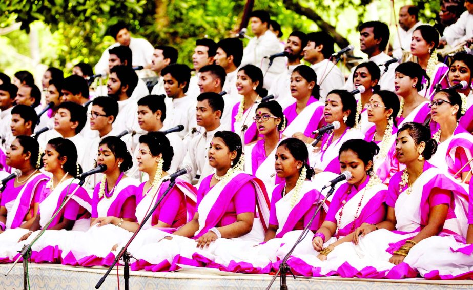 Artistes of Chhayanaut rendering songs at Ramna Batamul marking the a Pahela Baishakh 1423 on Thursday.