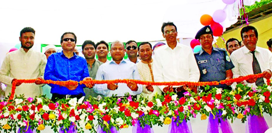 Md Tazul Islam MP, Director of Jamuna Bank Ltd, inaugurates its 190th ATM Booth at Mudaffargonj A. U. Fazil Madrasha Complex, Laksham in Comilla. AKM Saifuddin Ahamed, Deputy Managing Director of the bank presided. Mawlana Md Abdul Wadud, Principal, Mudaf