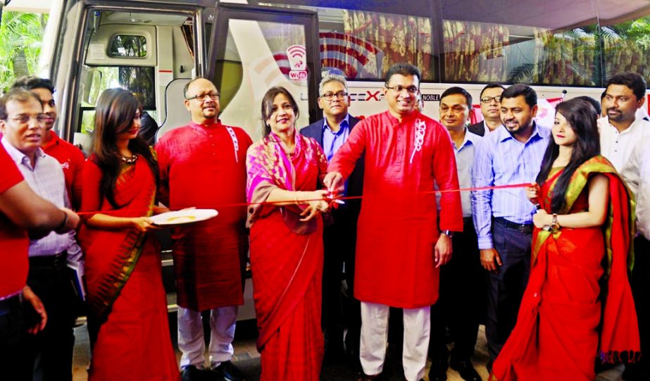 State Minister for Posts and Telecommunications Tarana Halim, MP inaugurates WiFi hotspot of Robi in the city. Robi's Managing Director & CEO, Supun Weerasinghe and Chief Corporate and People Officer (CCPO), Matiul Islam Nowshad along with other high off