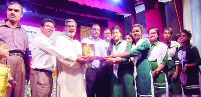 RANGPUR: The prize- giving ceremony among the winners of anti-corruption competitions in the concluding ceremony in observance of the Corruption Prevention Week-2016 on Wednesday.