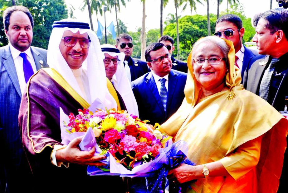 Prime Minister Sheikh Hasina receiving her Kuwaiti counterpart Sheikh Jaber Al-Mubarak Al-Hamad Al-Sabah at PMO and presented a bouquet on Wednesday.