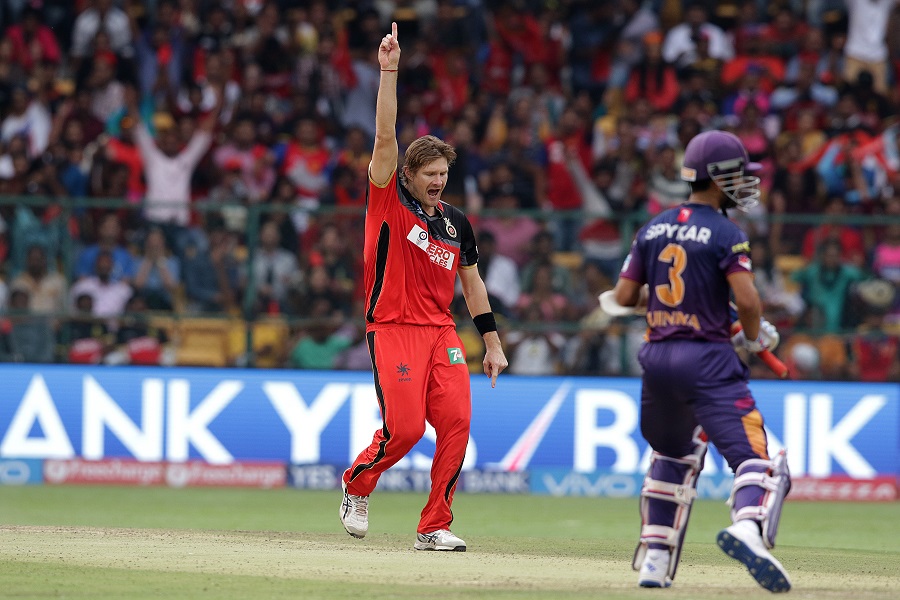 Shane Watson of Royal Challengers Bangalore celebrates the wicket of Ajinkya Rahane of Rising Pune Supergiants during match 35 of the Vivo IPL ( Indian Premier League ) 2016 between the Royal Challengers Bangalore and the Rising Pune Supergiants held at T