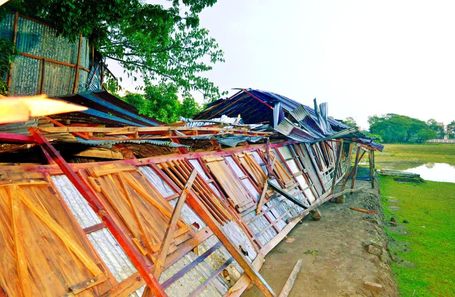 A nor'wester that lashed Itbaria Union of Patuakhali destroyed a High School on Saturday.