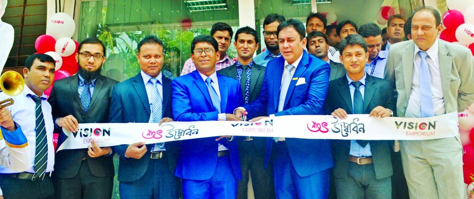 Zahid Hassan, brand ambassador of Vision and RN Paul, Director of RFL, opening Vision Emporium outlet in Munshiganj recently.