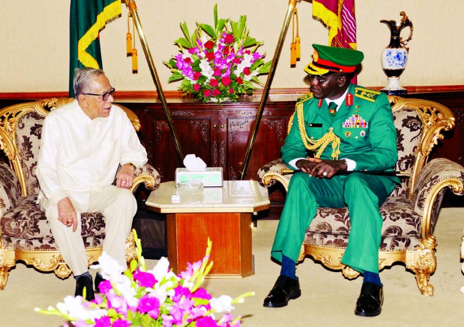 Nigerian Army Chief Lt Gen Tukur Yusuf Buratai paid a courtesy call on President Abdul Hamid at Bangabhaban on Monday. nPhoto: Press Wing, Bangabhaban