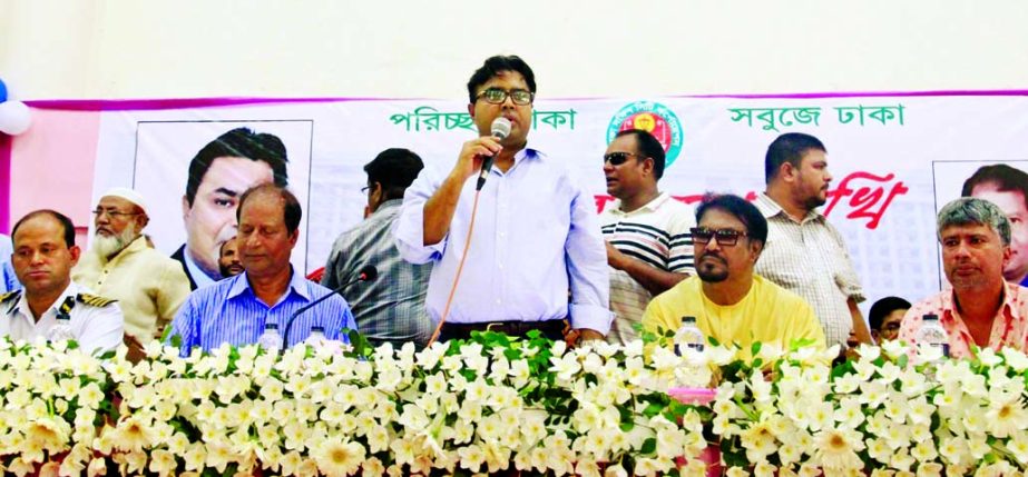 Mayor of Dhaka South City Corporation (DSCC) Mohammad Sayeed Khokon speaking at a cleanliness drive at a ceremony organized at Dhalpur Community Center in the city on Tuesday.