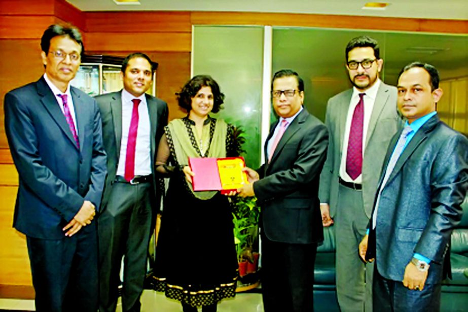 Shafiqul Alam, Managing Director (MD) of JBL receives best "Performing Bank" Award 2015-16 from Smruti Shanu Singh, Regional Head (Europe & Bangladesh), International Financial Institutions Group, ICICI Bank Limited recently.