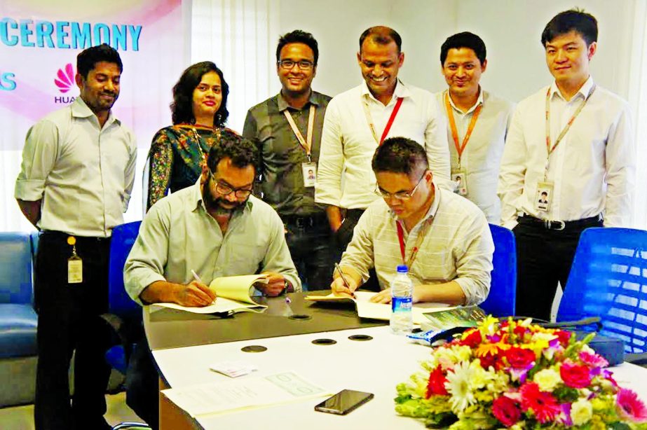 Iresh Zaker, Executive Director of Maxus and Ingmar Wang, Director of Device Business at Huawei Technologies (Bangladesh) Ltd, signed an agreement of media investment operations in the city recently.