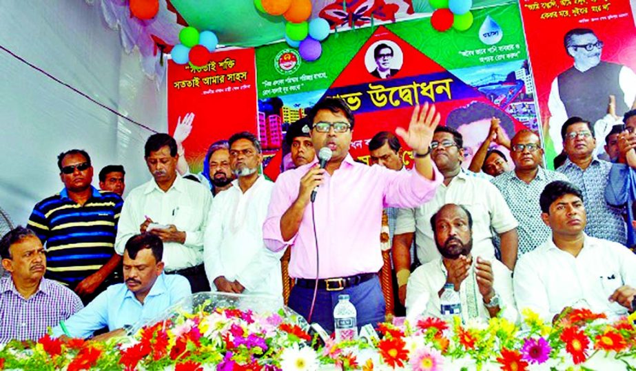 Dhaka South City Corporation Mayor Mohammad Sayeed Khokon speaking at the inauguration of water pump constructed by Dhaka WASA in the city's Lalbag on Thursday.