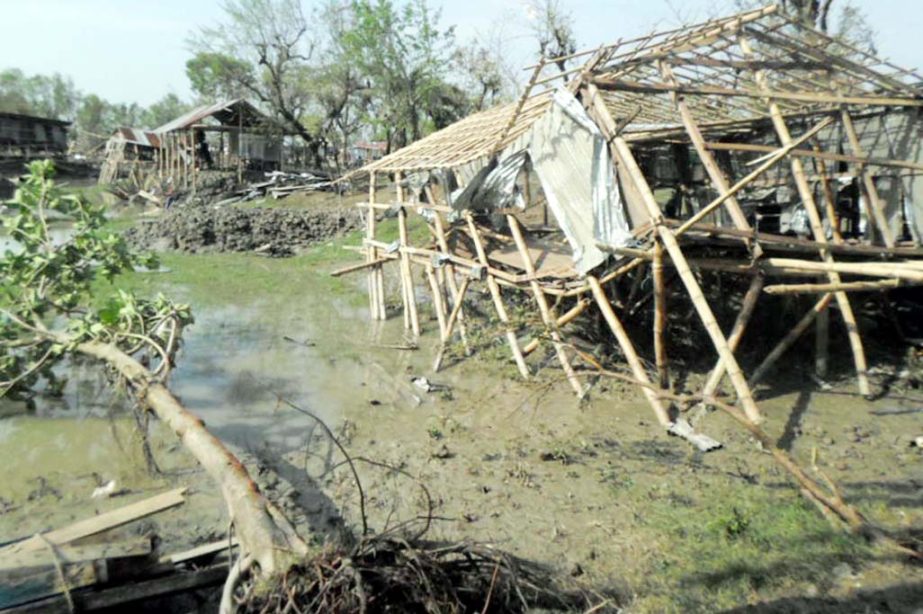 The office of Bangabandhu Smriti Foundation is being broken by Cyclone Roanu on Saturday.
