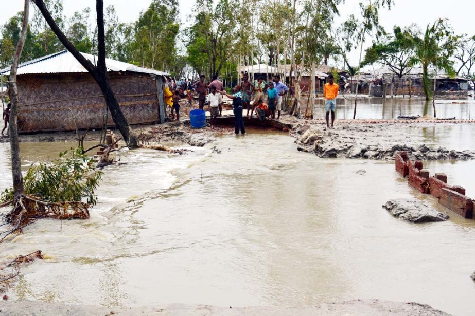 Immediate construction of dam is needed at Kutubdia in Cox's Bazar as cyclone Roanu left a trail of devastation in the area recently. This picture was taken yesterday.