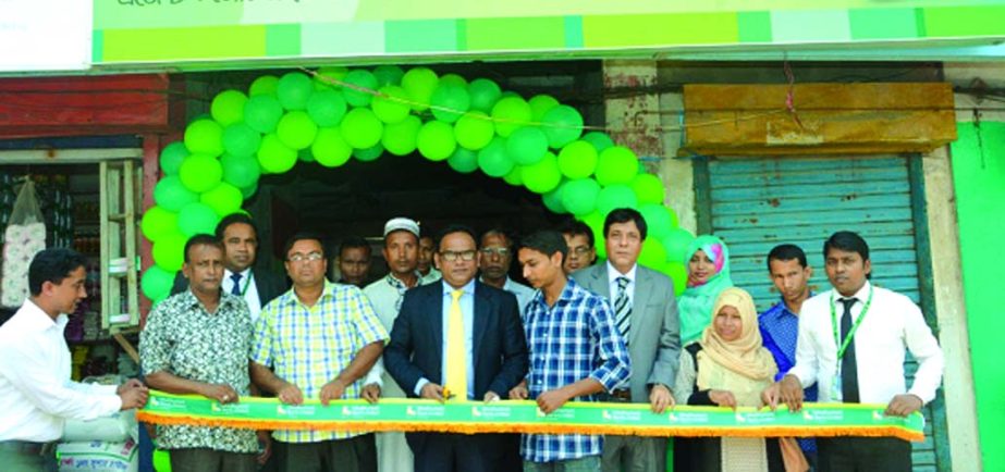 Modhumoti Bank launches its "Modhumoti Digital Banking" at Kamalbazar UDC Agent Point, Sylhet recently. Md. Shaheen Howlader, Head of SME & Retail Banking Division of the Bank inaugurated the branch.. Chandan Datta, Administrator of Kamalbazar Union Par