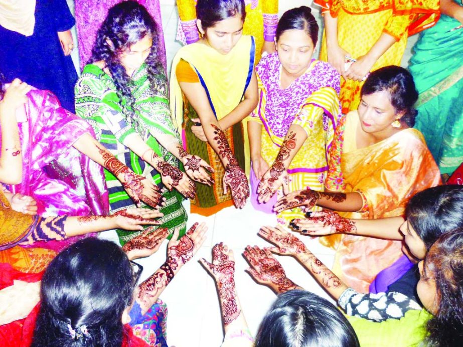 A mehedi festival organized by Dhakabashi, an old-city based organisation was held at Begum Fazilatunnisa Mujib Hall of Dhaka University on Friday on the occasion of Eid-ul-Fitr.