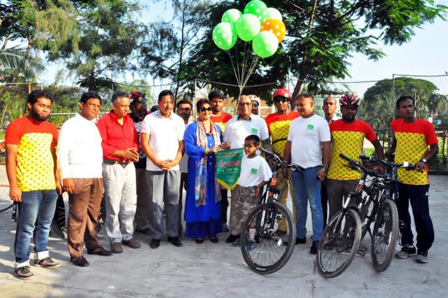 Chairman of the Energy Regulatory Commission inaugurating the cycle rally by releasing the balloons as the chief guest at the Shaheed (Capt) M Mansur Ali National Handball Stadium on Saturday.