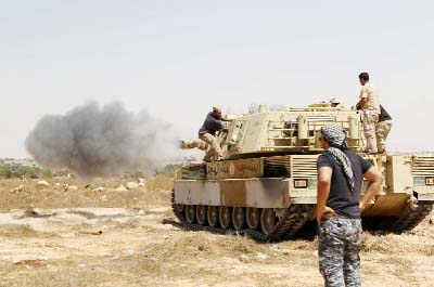 Forces loyal to Libya's UN-backed unity government advance in Sirte in a bid to recapture the city from the Islamic State group.