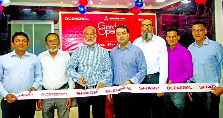 Esquire Electronics Ltd recently inaugurated a new Show Room at Bangabandhu National Stadium Market in the city. Md. Mofazzal Hossain, Chairman of Esquire Group and Arifur Rahman, Managing Director of Esquire Electronics Ltd were present at the inaugural